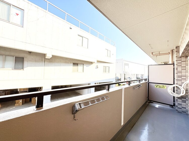 バルコニー 暮らしの中で、光と風を演出してくれるバルコニー。