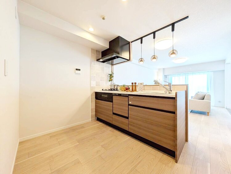 キッチン スマートな意匠と充実の機能を備えたキッチンが、暮らしにおいしい彩りを添えます。