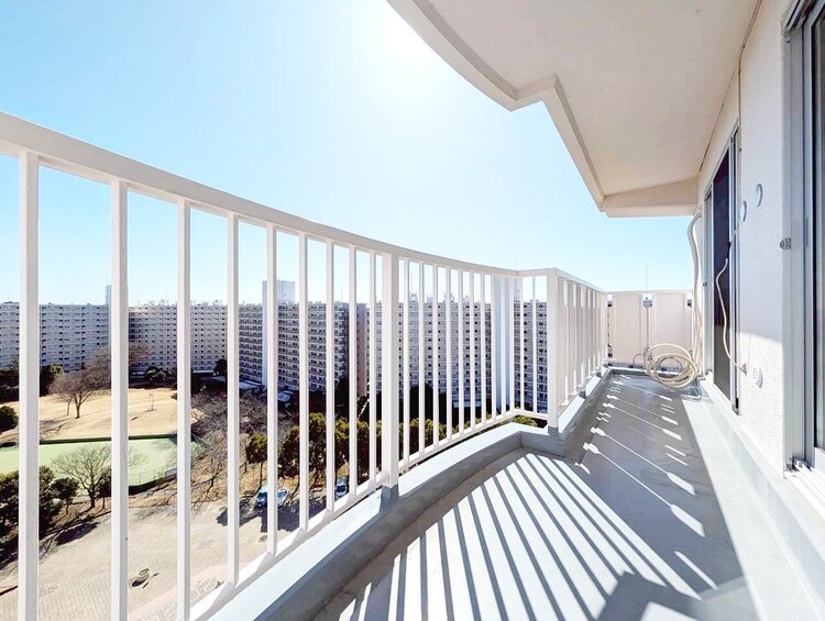 バルコニー 暮らしの中で、光と風を演出してくれるバルコニー。