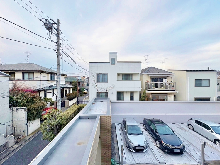 バルコニー 頬をなでる、優しい風を感じることが出来ます。