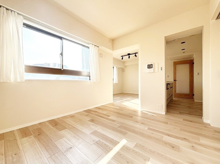 居間 豊かな居住性と、安心感を満たすクオリティが見事に調和した住空間。