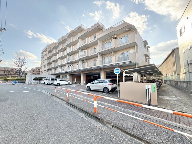 外観 現地に足をお運びいただいた際には、周辺散策などをお勧めいたします。