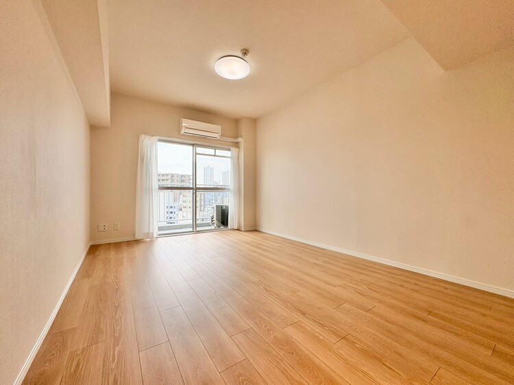 居間 居心地の良い空気感は、暮らしのステージを彩り、心からのやすらぎと満足感を与えてくれます。