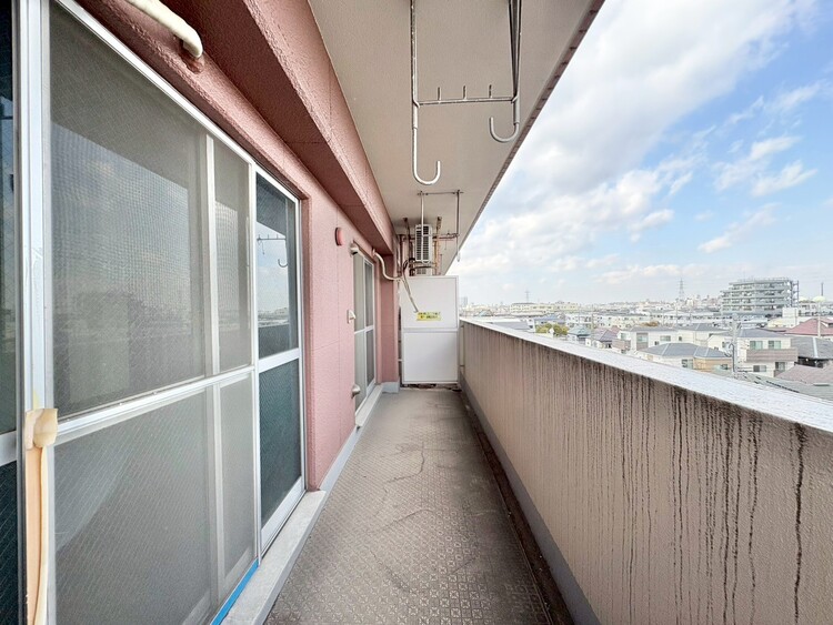 バルコニー 暮らしの中で、光と風を演出してくれるバルコニー。