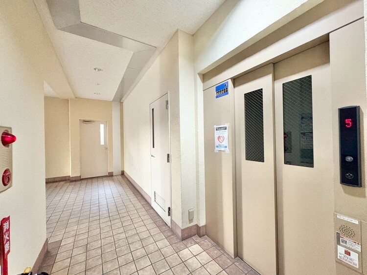 設備 エレベーターの管理も、きちんと行き届いてます。