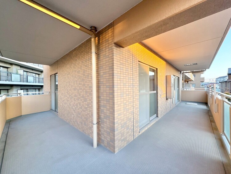 バルコニー 暮らしの中で、光と風を演出してくれるバルコニー。