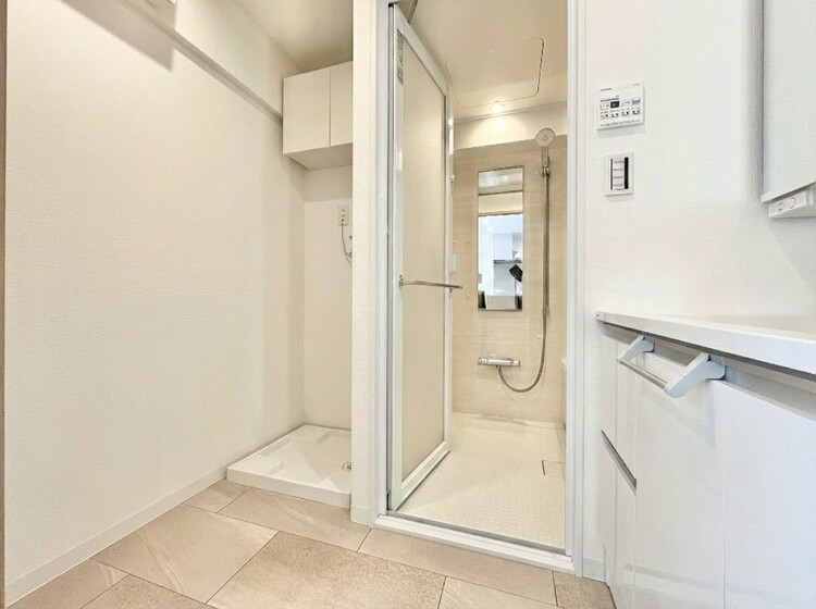 洗面 清潔感と心地よさを重視した、上質感漂うパウダールーム。