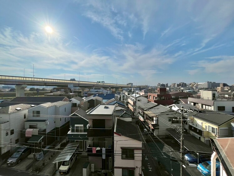 バルコニー 頬をなでる、優しい風を感じることが出来ます。