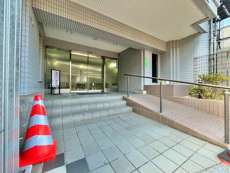 エントランス 外と内をつなぐエントランスは、まさに顔となる場所。