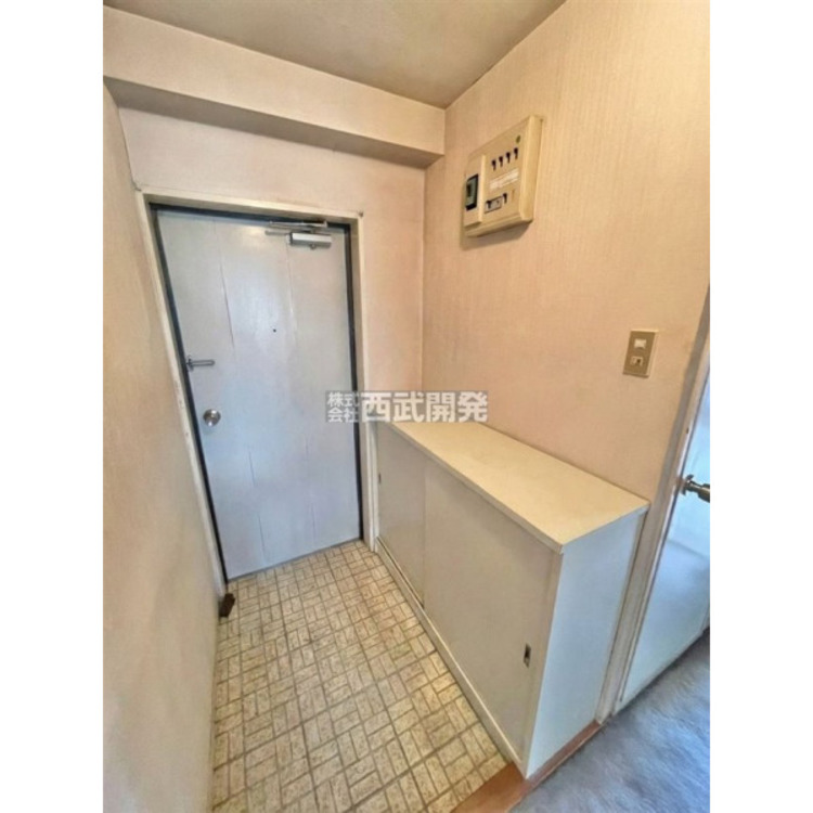 玄関 ＣＧ加工により家具、備品を消しています。