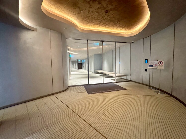 その他 上質感漂う玄関アプローチです。