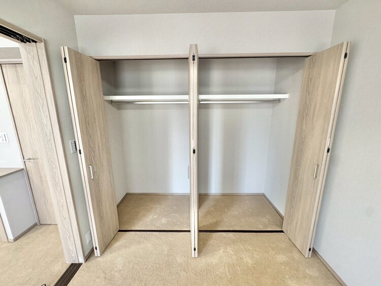 その他 収納スペースが付いていて、お部屋を広く使っていただけます。