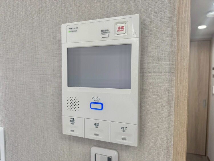 その他 誰が来てもわかる様にモニター付きインターホンを設置。