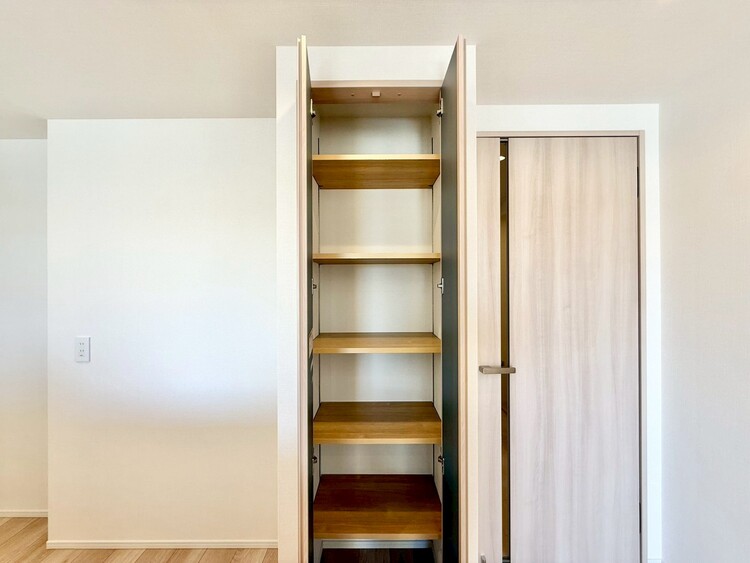 その他 家電やスーツケース、ストック品など何でも片付く嬉しい空間です。