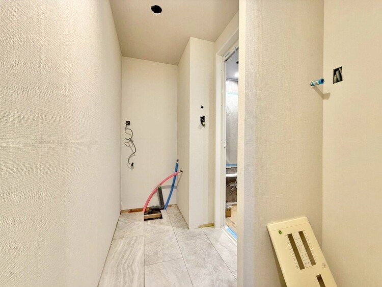 その他 十分な広さの脱衣所。