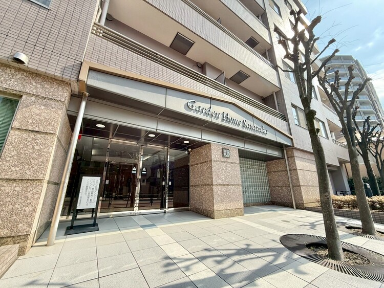 その他 上質感漂う玄関アプローチです。