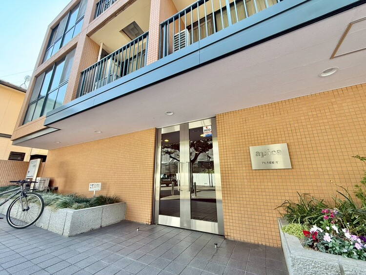 その他 上質感漂う玄関アプローチです。