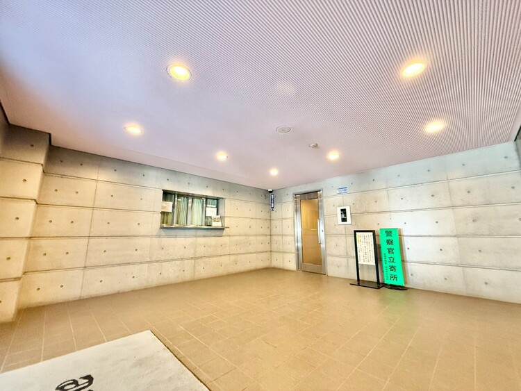 その他 館内は静寂な中が保たれており、管理が行き届いている印象を受けました。