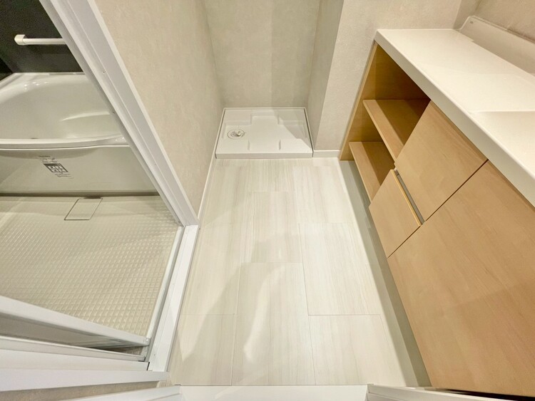 その他 十分な広さの脱衣所。