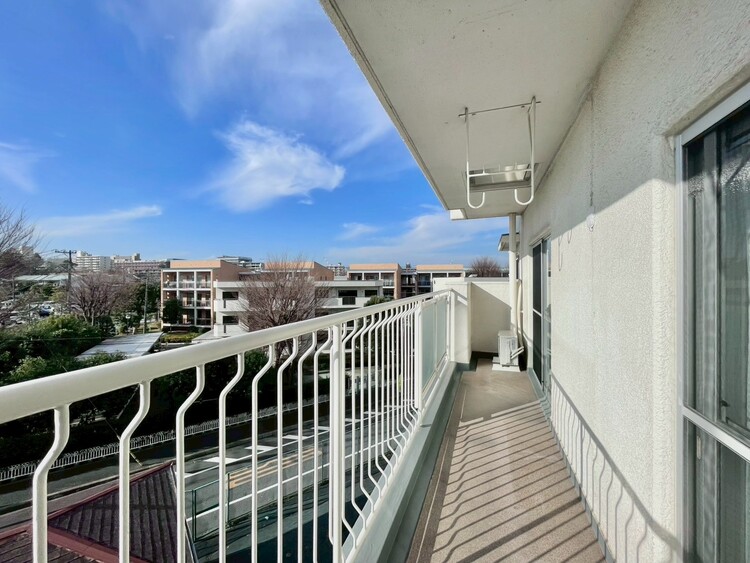 その他 朝の澄んだ空気や、夕方に吹く清々しい風を感じられるバルコニー。