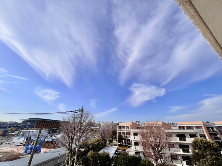 その他 眺望や窓からの景色が良いと、家で過ごす時間も快適です。