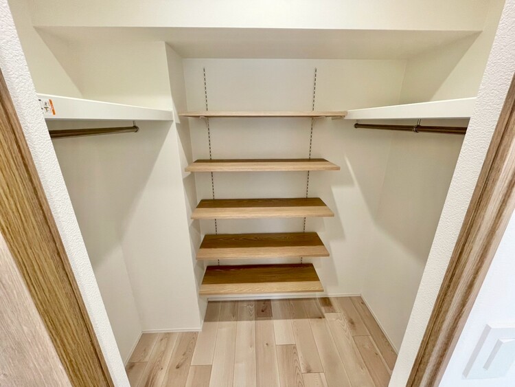 その他 収納スペースが付いていて、お部屋を広く使っていただけます。