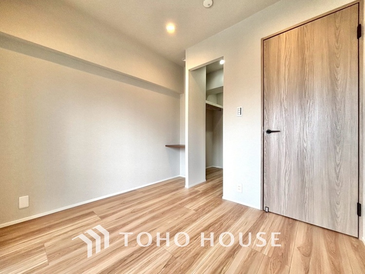 内装 風の通り道。舞い込んでくる風が優しく躍り、室内に爽やかな空気を運んでくる。