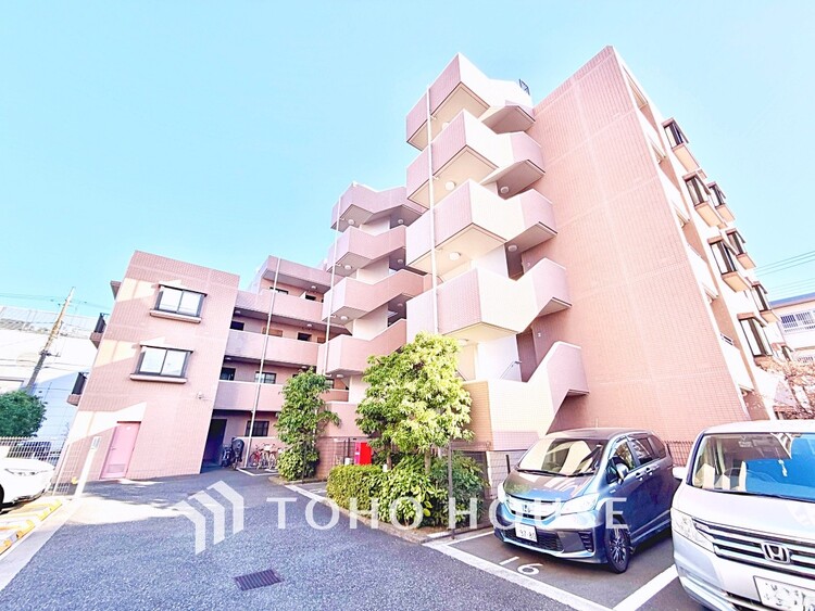 キッチン 家事動線に配慮した、効率的なキッチンレイアウト。調理も片付けもスムーズに行えます。