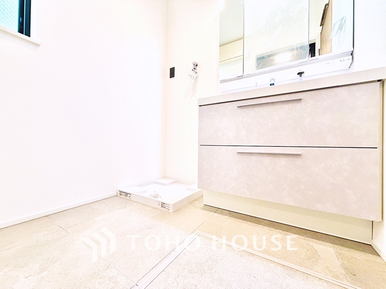 洗面 家族で使いやすい広さと機能を備えた、快適な洗面空間です。