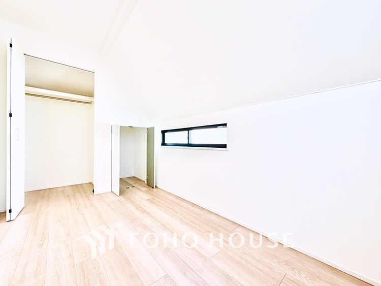 収納 大きな収納スペースで、家族の荷物をしっかり整理し、暮らしを快適に保てます。