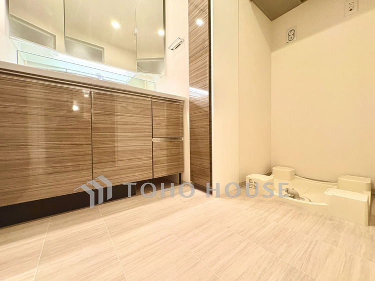 洗面 【洗面所】うとうとしたい訳ではないがそんな時間が嫌いじゃない自分がここにいる。