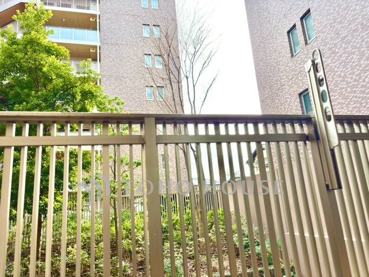 バルコニー 【バルコニー】疲れた時に眺める空、疲れを癒してくれるものがそこにはある。