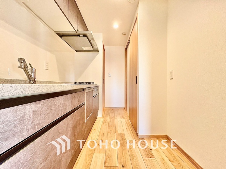 キッチン インテリアだけでなく、毎日のお料理を楽しく、軽やかにする多彩な設備・仕様。