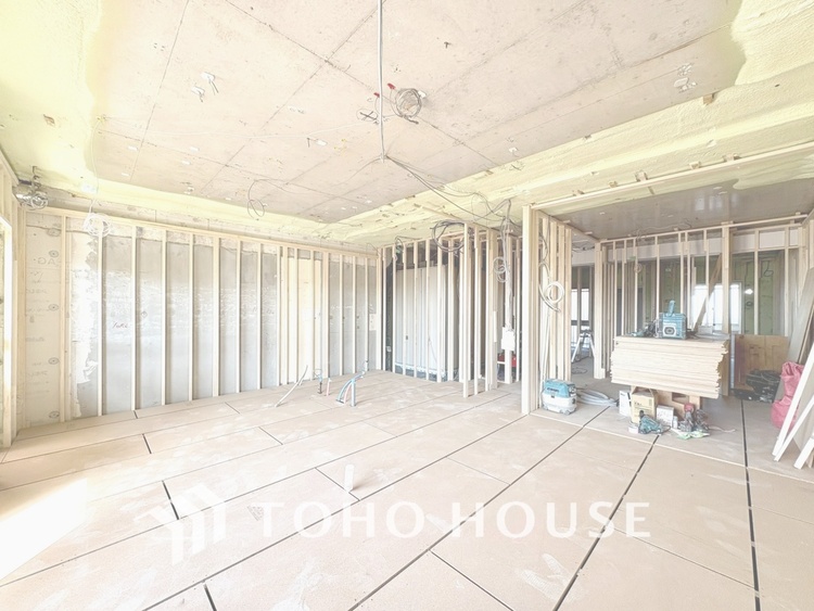 内装 現在改装中◆Sunshine◆光が燦々と入り、いるだけで気持ちいい。「開放的でゆとりあるお部屋です。」