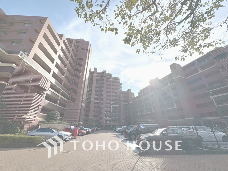 外観 【APPEARANCE】◆陽光◆が差し込む。この開放的な空間に家族の笑顔が集う。家族が一緒に過ごす空間は明るく、そして居心地よく。