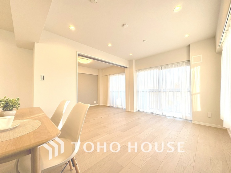 内装 【LIVING】◆住む喜び、楽しさ、感動◆を君と共有したい。いつまでもずっと家族を見渡せるこの広い空間で。