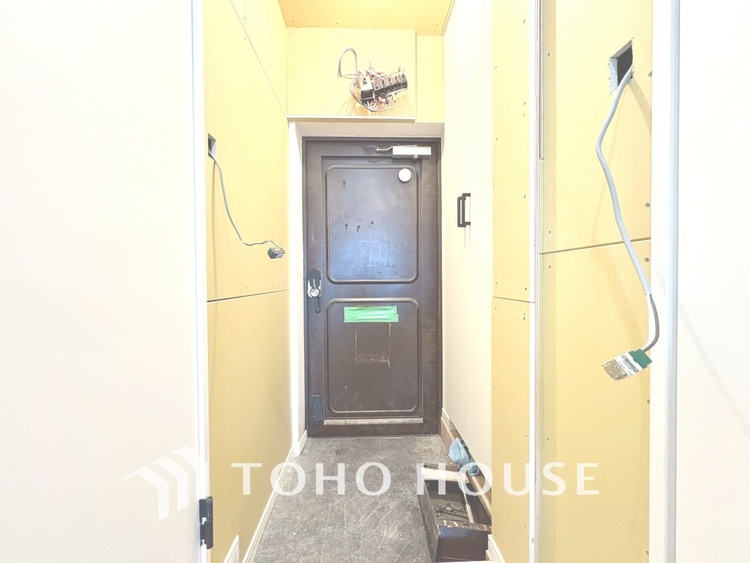 玄関 現在改装中◆家の顔◆玄関は家の顔。収納上手は玄関を制する。