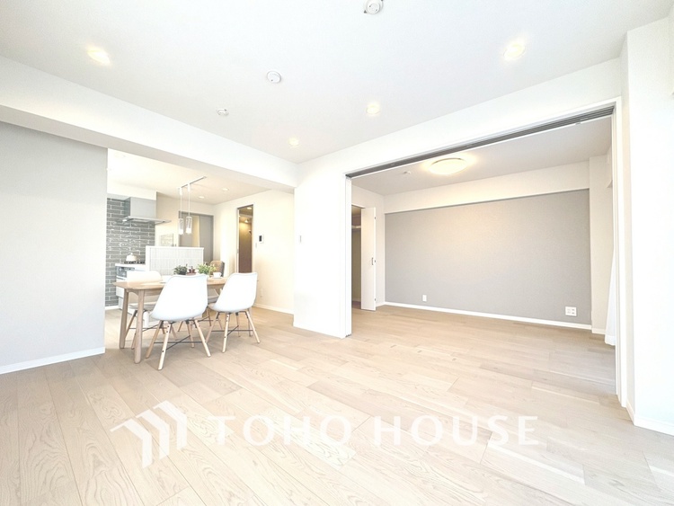 内装 【LIVING】◆simple is best◆無駄のない綺麗なつくりのリビングルームであなただけの暮らしを。