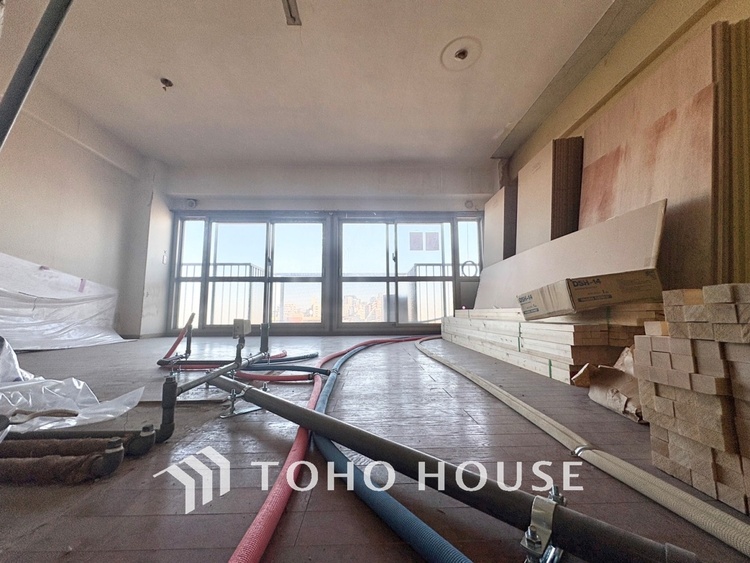 内装 現在改装中◆Sunshine◆光が燦々と入り、いるだけで気持ちいい。「開放的でゆとりあるお部屋です。」