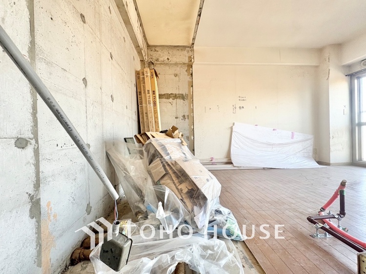 キッチン 現在改装中◆ワクワク◆開放的で機能性も高いシステムキッチン。お子様は毎日のご飯にワクワク！