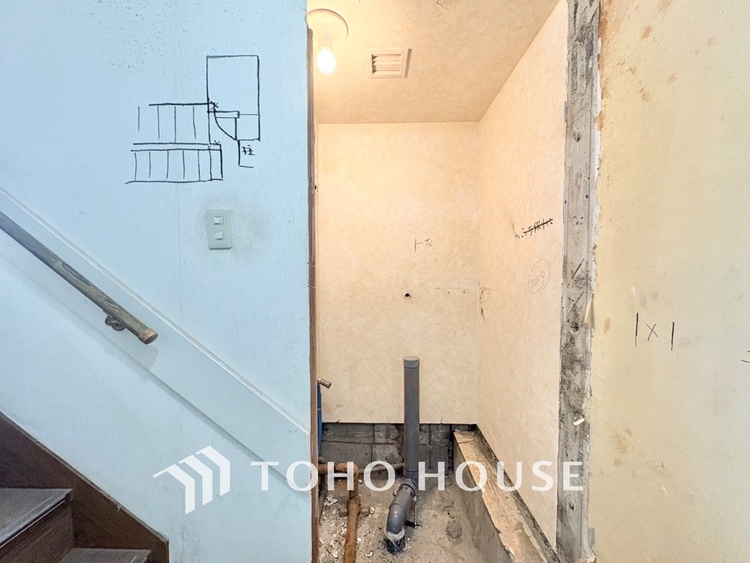 トイレ 現在改装中◆快適◆な生活に不可欠。節水型の高性能トイレを新設。