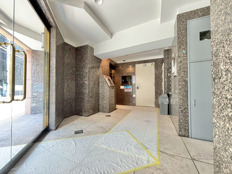 その他 上質感漂う玄関アプローチです。