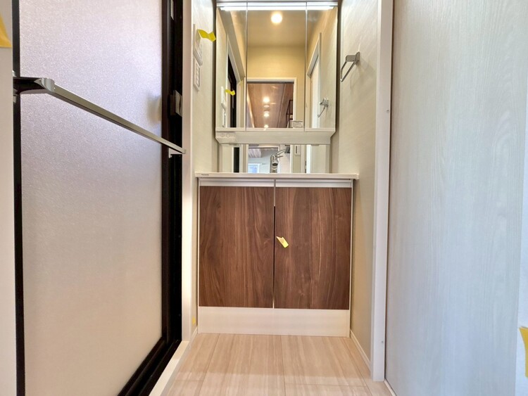 その他 十分な広さの脱衣所。