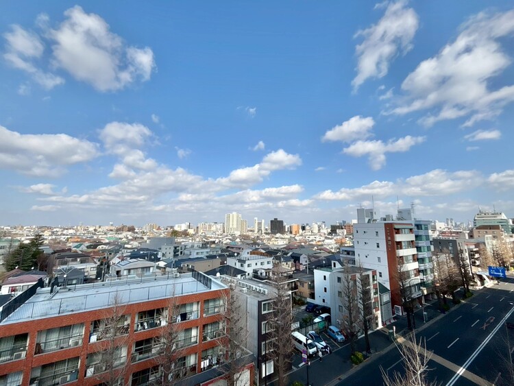 その他 眺望や窓からの景色が良いと、家で過ごす時間も快適です。