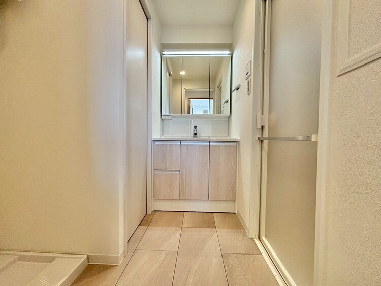 その他 十分な広さの脱衣所。