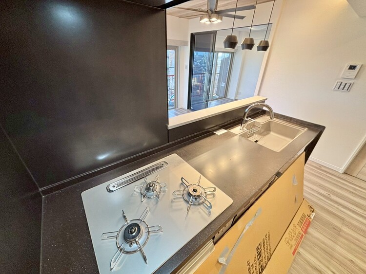 その他 開放感のあるキッチンスペース。調理をしながら、会話も弾みそうですね。