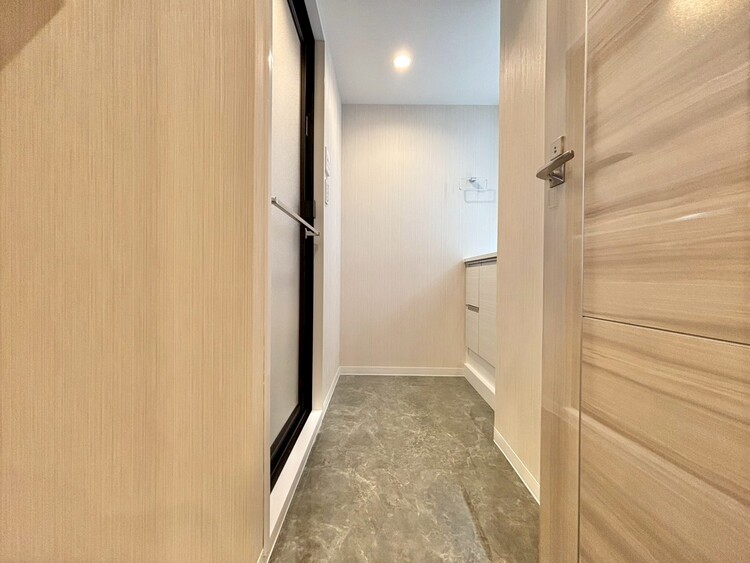 その他 十分な広さの脱衣所。