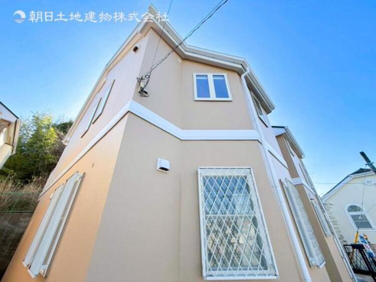 外観 【外観】閑静な住宅地に馴染む落ち着いた色合いの贅沢な空間！！毎日のお散歩も快適なエリア！