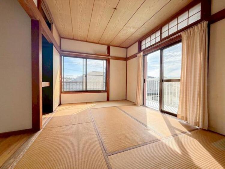 内装 自分の時間を充実させながら心豊かにできるプライベート空間！！穏やかな寛ぎを届ける仕様のゆとりある居室。個室のお部屋が欲しいという要望に応える設計で、過ごす時間が長くてもゆったり落ち着いて過ごせそう！！ 