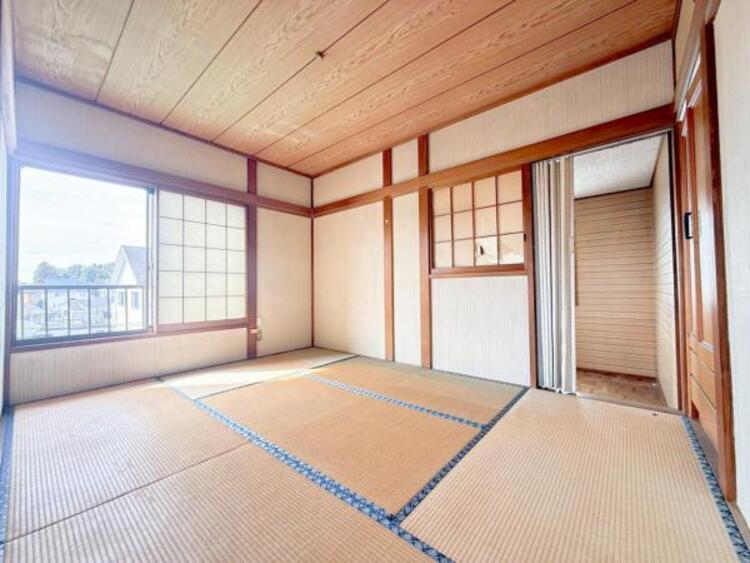 内装 居室はひとり時間を過ごせる安らげるお部屋として活用できます！収納スペースあり！荷物が多くても十分！！ベッドや勉強机、テレビなどを置きたい場合におすすめ！！過ごす時間が長くてもゆったり過ごせそうですね！ 